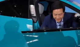 雷军爆料汽车视频,揭秘小米汽车神秘面纱！”