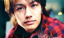 最新爆料吸毒男明星